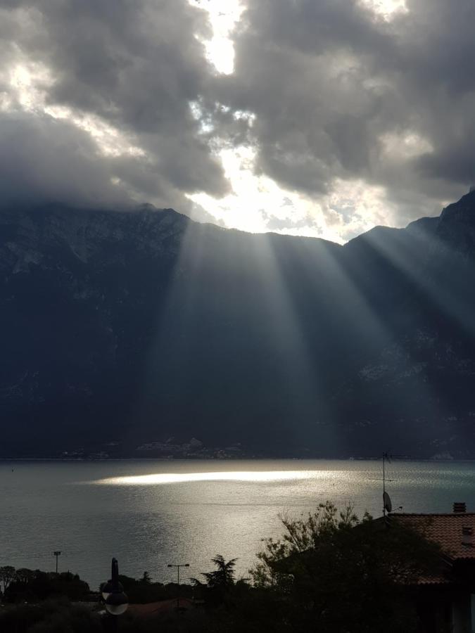 Guesthouse "Villa Tamas" Limone sul Garda Exterior foto