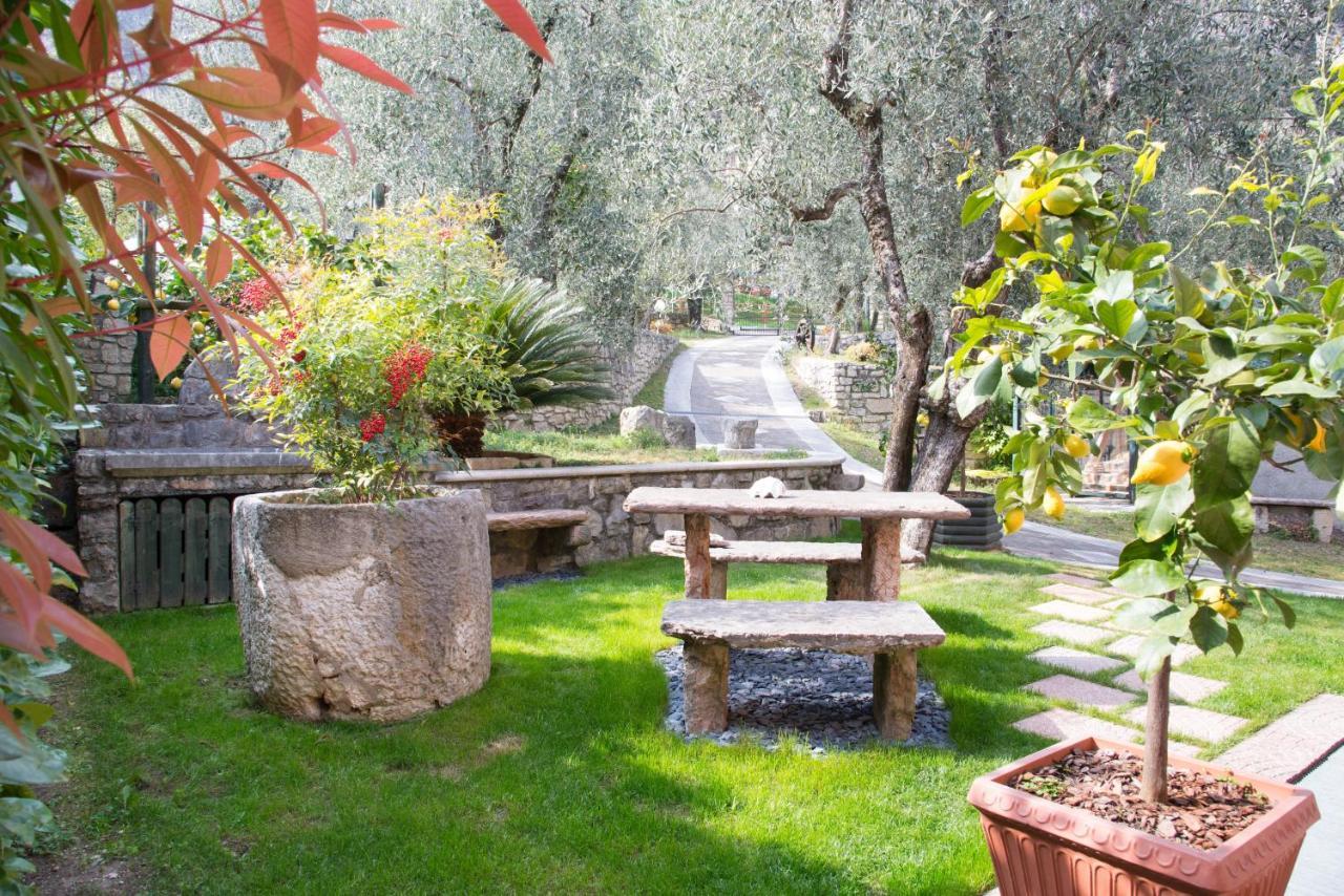Guesthouse "Villa Tamas" Limone sul Garda Exterior foto
